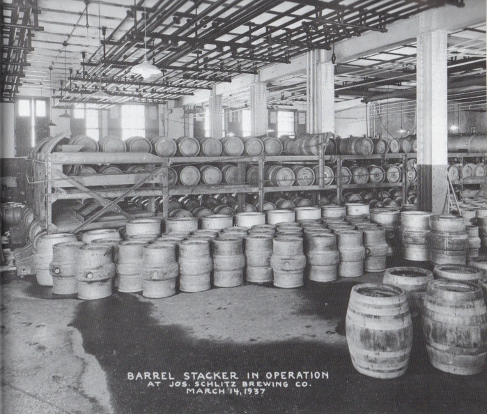 The Racking room at the Schlitz Brewery.jpg